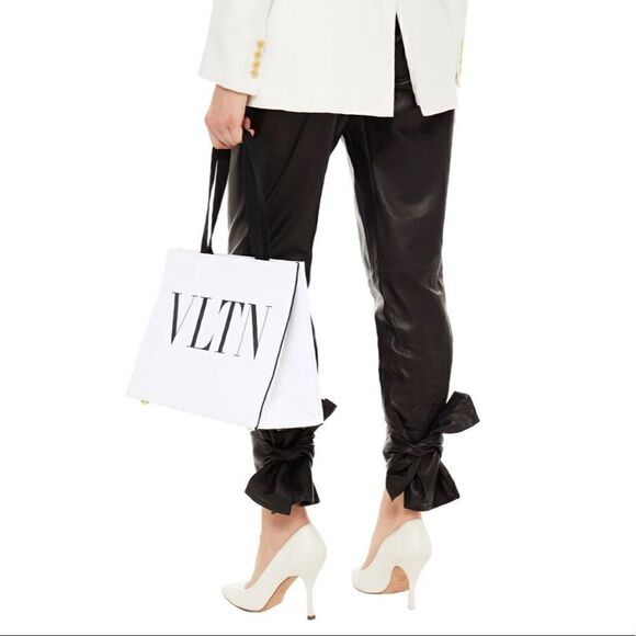 Valentino Garavani LVTN Logo Leather Tote BNWT - Picture 2 of 12